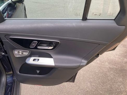 Used 2024 Mercedes-Benz GLC 300 4MATIC image 34