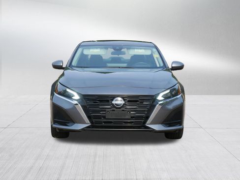 Certified 2023 Nissan Altima 2.5 SV w/ SV Premium Package AWD/4WD image 2