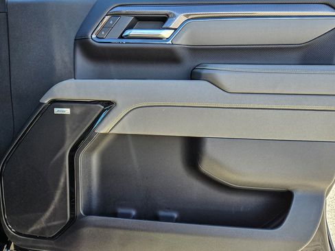 Certified 2025 Chevrolet Silverado 2500 ZR2 w/ Technology Package image 37