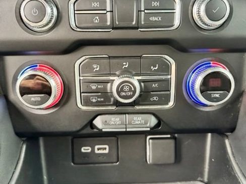 Used 2022 GMC Yukon SLE RWD image 12