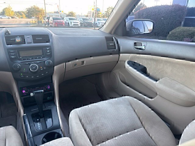Used 2005 Honda Accord LX image 20