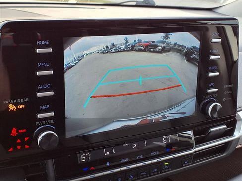 Used 2024 Toyota Sienna XLE image 10