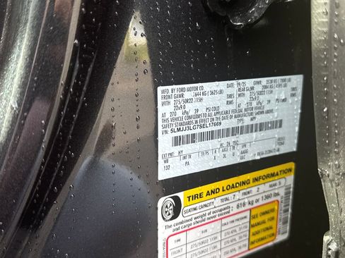 New 2025 Lincoln Navigator L Reserve image 2