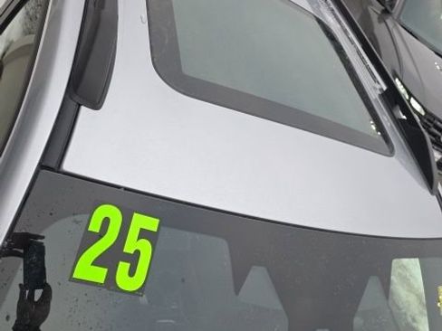 Used 2025 Subaru Forester Premium image 6