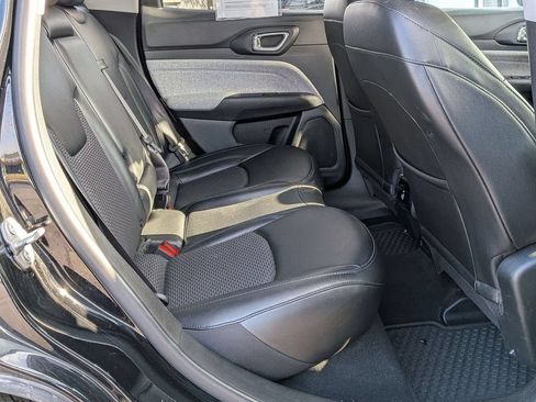 Used 2022 Jeep Compass Latitude w/ Convenience Group AWD/4WD image 23