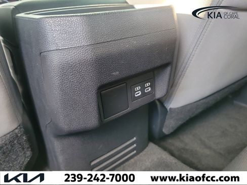 Used 2024 Toyota Tacoma TRD Sport RWD image 16