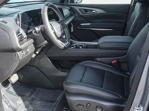 New 2026 Chevrolet Traverse LT w/ Midnight/Sport Edition FWD image 17