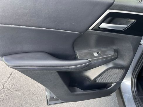 Used 2024 Mitsubishi Outlander SE image 22