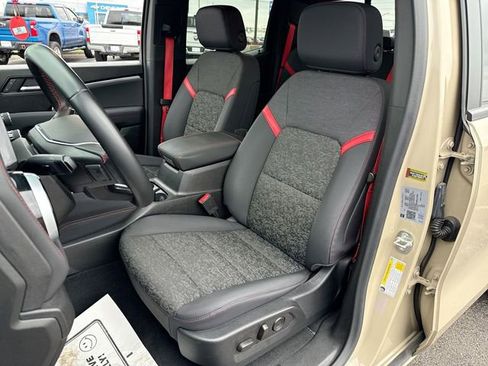 Used 2024 Chevrolet Colorado Z71 w/ Z71 Convenience Package 2 image 11