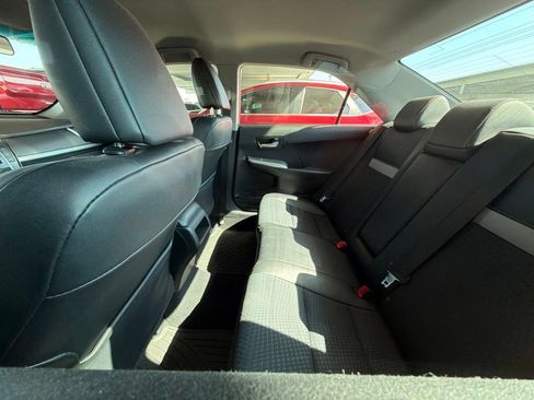 Used 2012 Toyota Camry SE FWD image 9