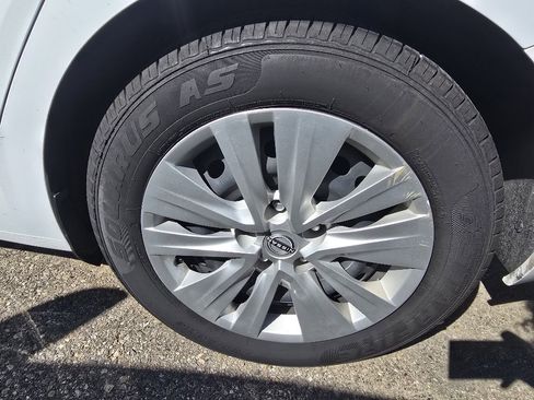 Used 2024 Nissan Sentra S FWD image 20