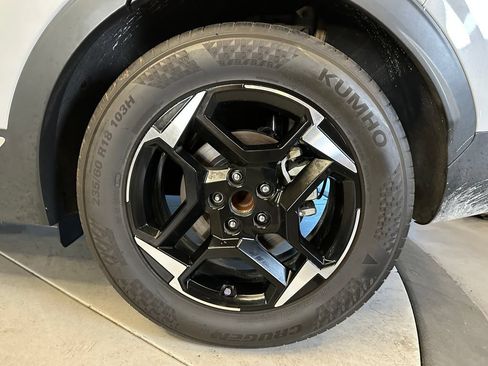 Used 2026 Kia Sportage EX FWD image 25