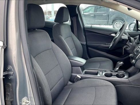 Used 2017 Chevrolet Cruze LT image 7