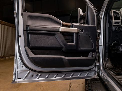 Used 2022 Ford F250 Lariat w/ Tremor Off-Road Package image 28