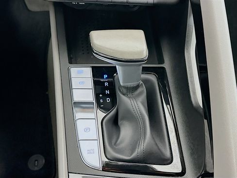 Used 2023 Hyundai Elantra SEL w/ Convenience Package image 24