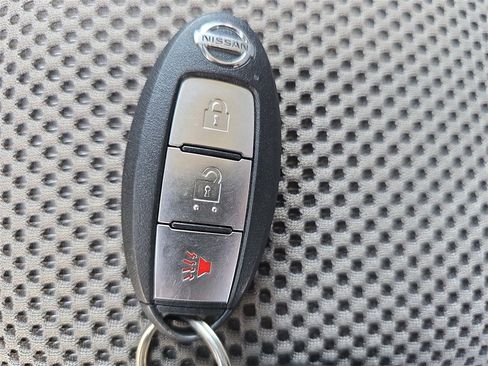 Used 2020 Nissan Frontier SV image 34