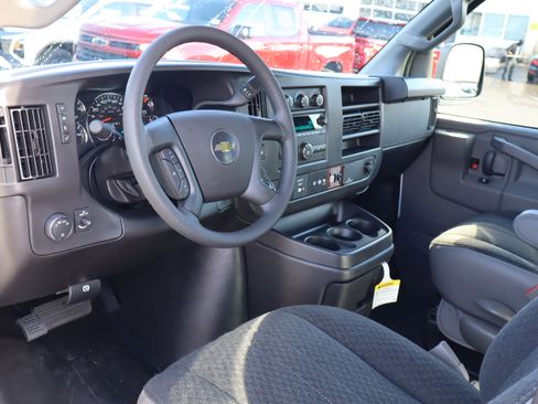 Used 2025 Chevrolet Express 2500 w/ Driver Convenience Package image 12