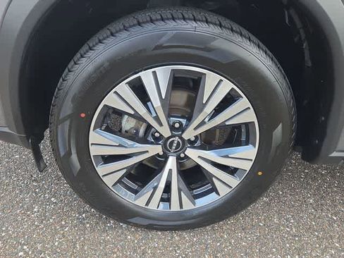 Used 2023 Nissan Rogue SV AWD/4WD image 14