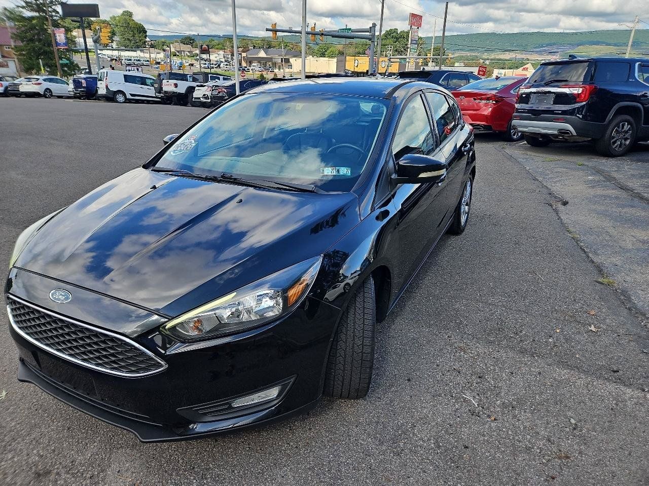 Used 2015 Ford Focus SE w/ Equipment Group 201A FWD image 7