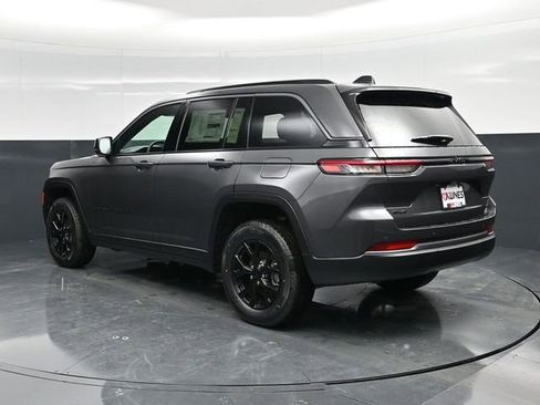 New 2026 Jeep Grand Cherokee Altitude AWD/4WD image 9