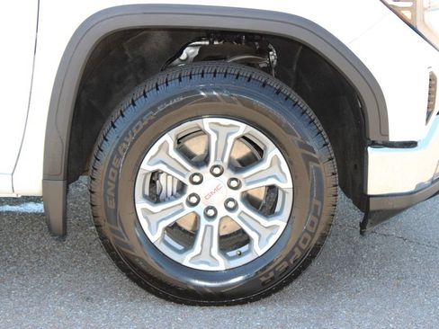 Used 2024 GMC Sierra 1500 SLT RWD image 5