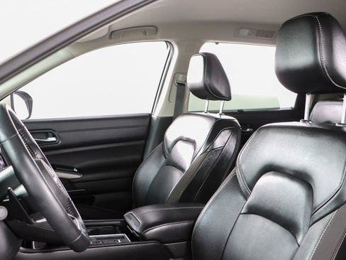 Used 2023 Nissan Pathfinder SL w/ Lighting Package (N92) FWD image 23