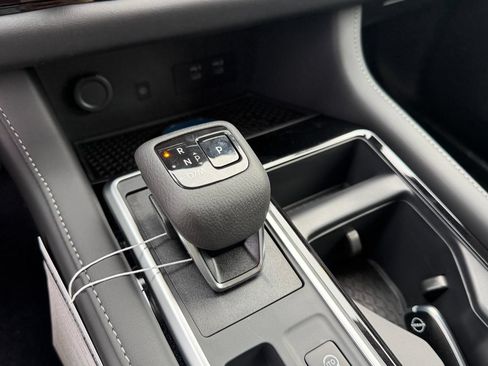 New 2026 Nissan Pathfinder SL FWD image 17