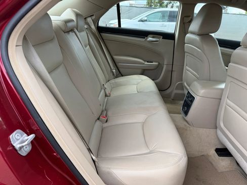 Used 2014 Chrysler 300 RWD image 20