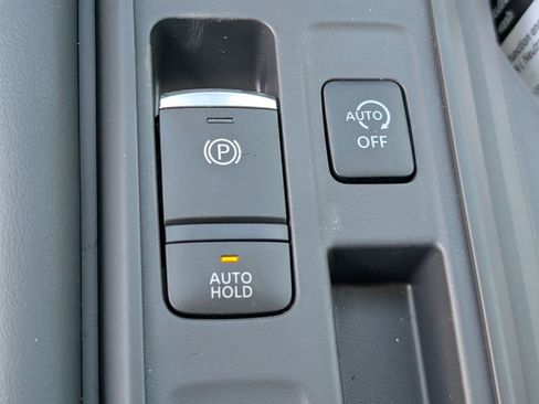 New 2026 Nissan Pathfinder S image 15