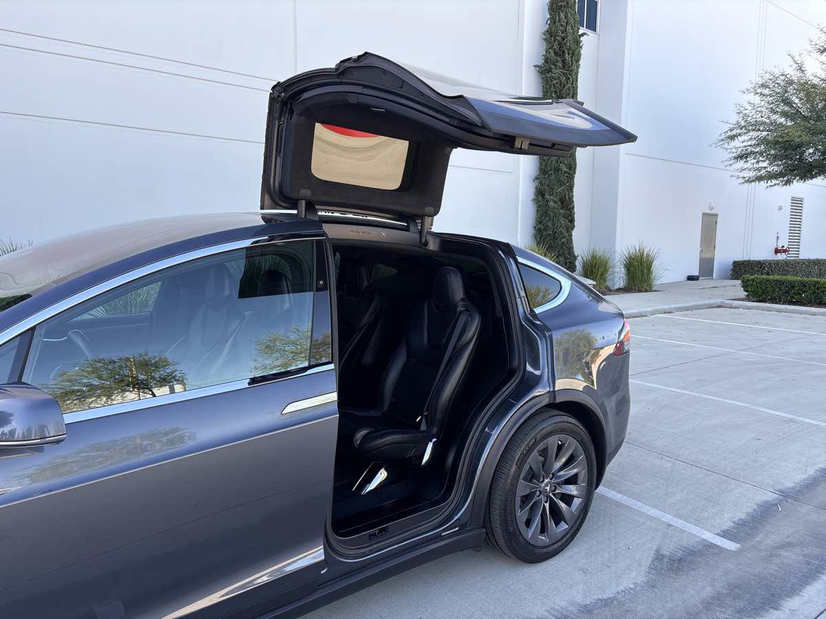 Used 2017 Tesla Model X 90D AWD/4WD image 11