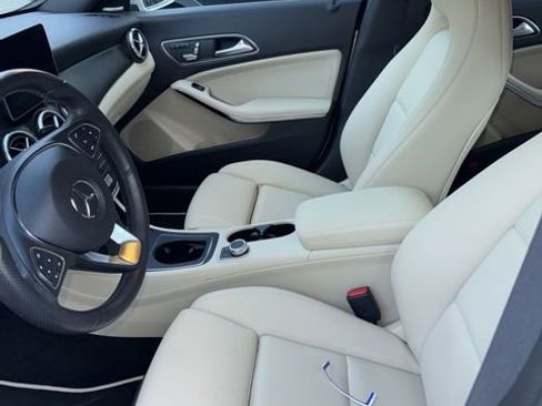Used 2018 Mercedes-Benz CLA 250 image 4