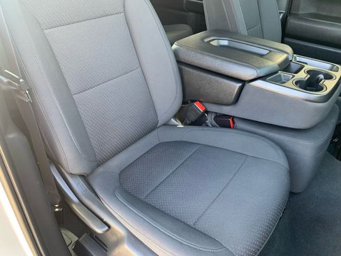 Used 2021 Chevrolet Silverado 2500 Custom w/ Custom Value Package image 14