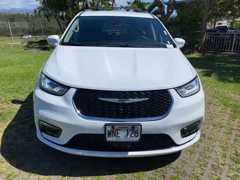 Used 2022 Chrysler Pacifica Touring-L image 20