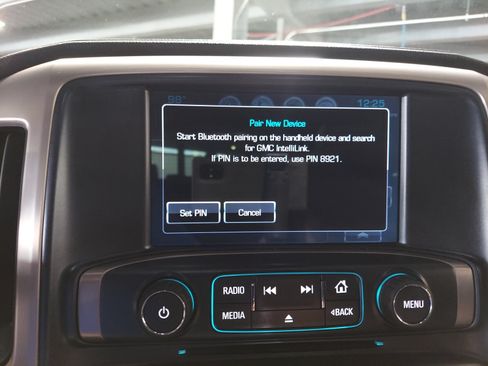 Used 2018 GMC Sierra 2500 Denali w/ Duramax Plus Package AWD/4WD image 16