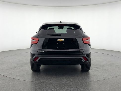 Used 2025 Chevrolet Trax LT FWD image 7