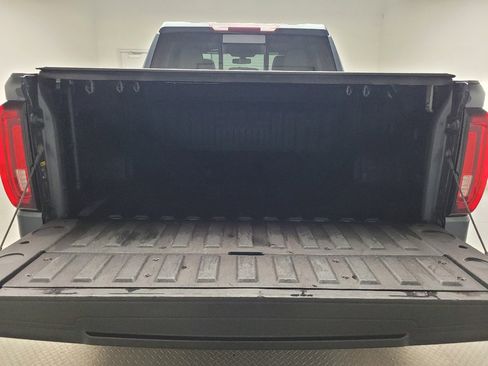 Used 2019 GMC Sierra 1500 SLT w/ SLT Premium Package AWD/4WD image 29