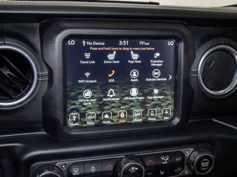Used 2018 Jeep Wrangler Unlimited Sahara AWD/4WD image 15