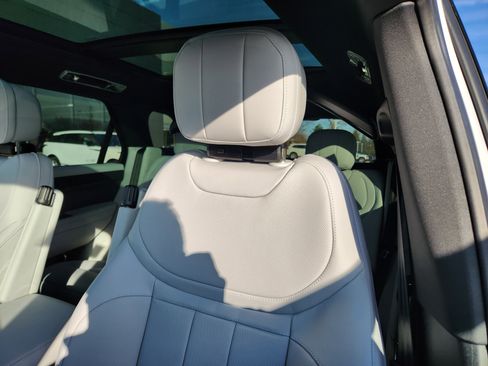 New 2026 Land Rover Range Rover Sport SE AWD/4WD image 21