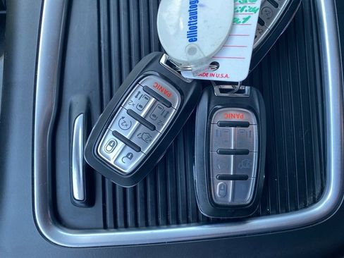 Used 2021 Chrysler Pacifica Touring-L w/ Uconnect Theater Family Group image 43