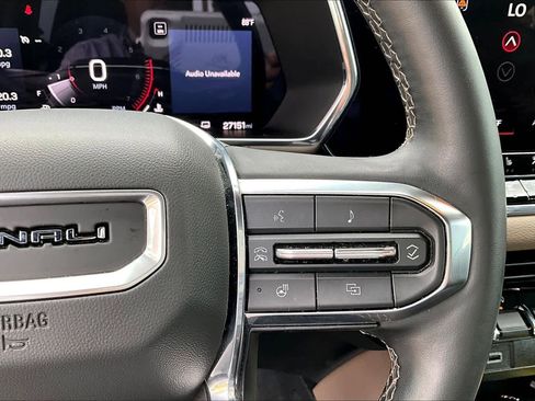 Used 2024 GMC Canyon Denali AWD/4WD image 24