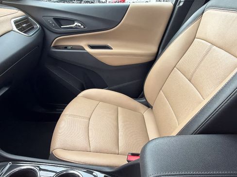 Used 2022 Chevrolet Equinox Premier image 12