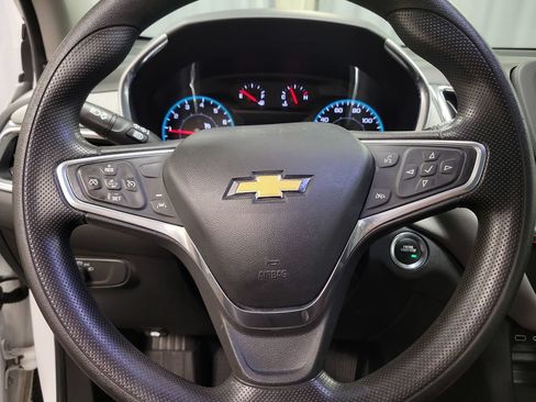 Used 2022 Chevrolet Equinox LS w/ LPO, Floor Liner Package FWD image 17