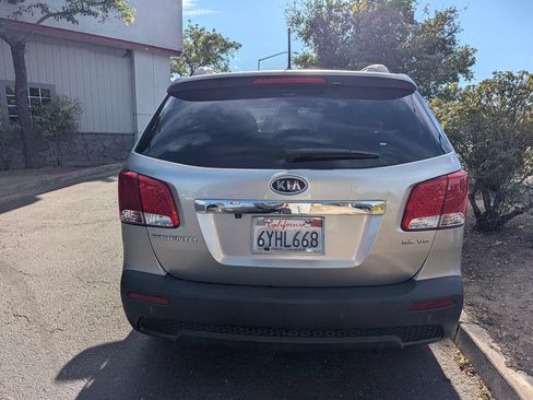 Used 2013 Kia Sorento EX FWD image 4
