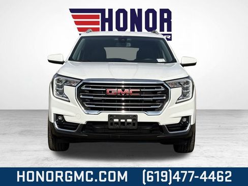 Used 2024 GMC Terrain SLT image 8