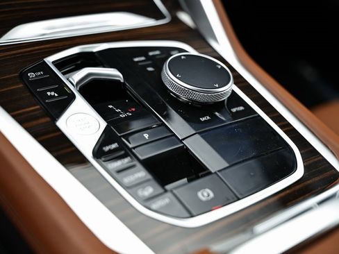 New 2026 BMW X6 xDrive40i w/ Climate Comfort Package image 39