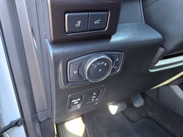 Used 2020 Ford Expedition Limited w/ Equipment Group 302A AWD/4WD image 17