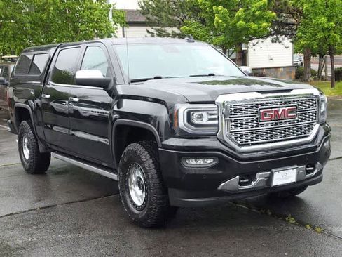 Used 2018 GMC Sierra 1500 Denali w/ Denali Ultimate Package AWD/4WD image 3