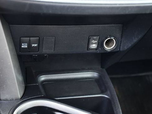 Used 2017 Toyota RAV4 LE w/ All Weather Liner Package AWD/4WD image 33