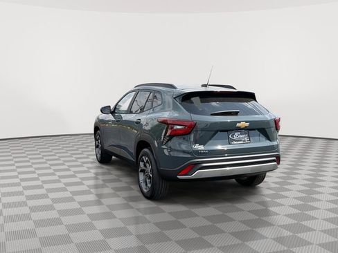 New 2026 Chevrolet Trax LT w/ Driver Confidence Package FWD image 8