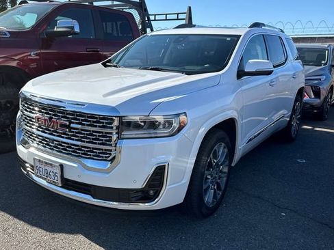 Used 2023 GMC Acadia Denali w/ Denali Ultimate Package AWD/4WD image 7